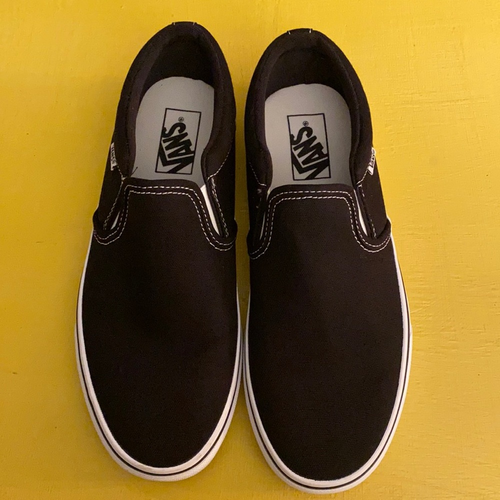 7.5M/9.5W Slip On Black Vans NWOT